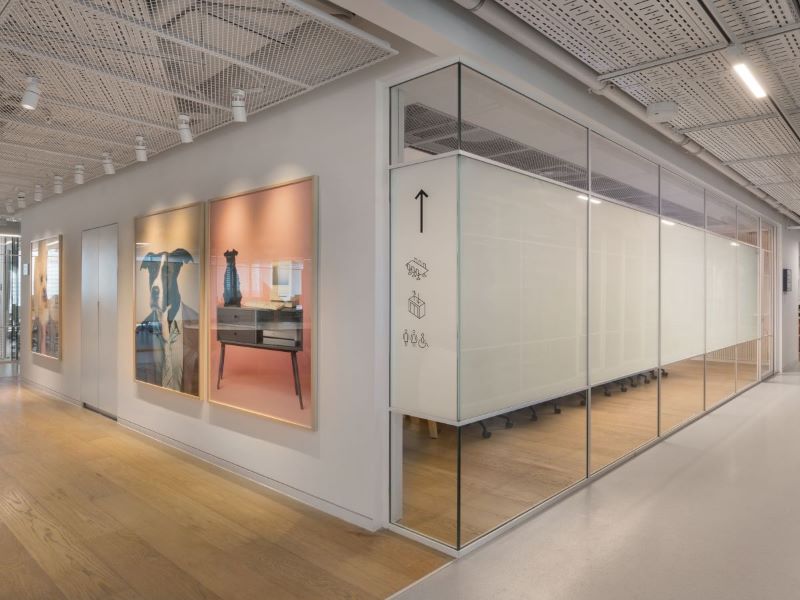 Prism-Deimnsions-Smart-Glass-Off